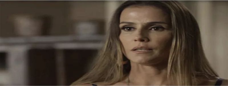 Valentim e Beto ficam surpresos ao verem Karola